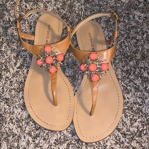 Flat sandals